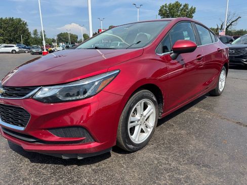 Used 2017 Chevrolet Cruze LT w/ LT True North Edition FWD image 9