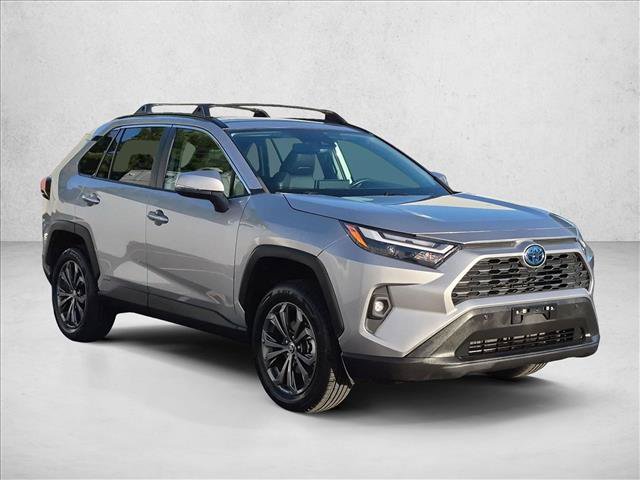 Used 2022 Toyota RAV4 XLE Premium AWD/4WD image 3