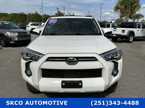 Used 2022 Toyota 4Runner SR5 image 9