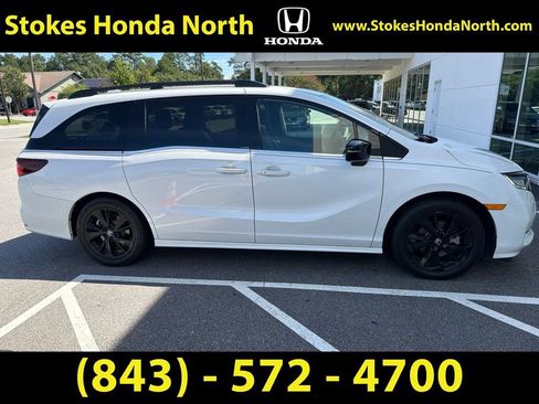 Used 2024 Honda Odyssey Sport image 3