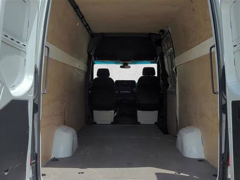 Used 2023 Mercedes-Benz Sprinter 2500 image 5