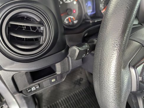 Used 2018 Toyota Tacoma SR image 20