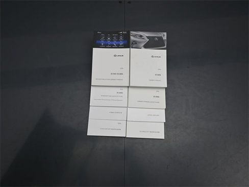 Used 2016 Lexus ES 300h image 41