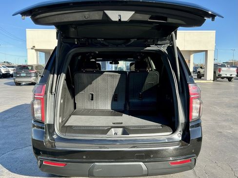 Used 2023 Chevrolet Suburban Z71 w/ Luxury Package image 18