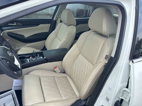 Certified 2023 Nissan Maxima Platinum w/ Sport Mat Group image 6