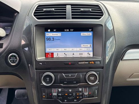 Used 2018 Ford Explorer XLT w/ Equipment Group 202A image 39