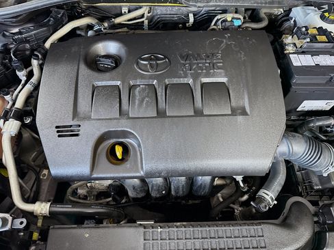 Used 2018 Toyota C-HR XLE FWD image 38