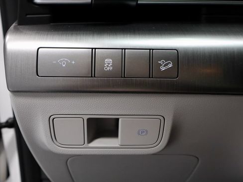 Used 2025 Hyundai Kona SEL FWD image 26