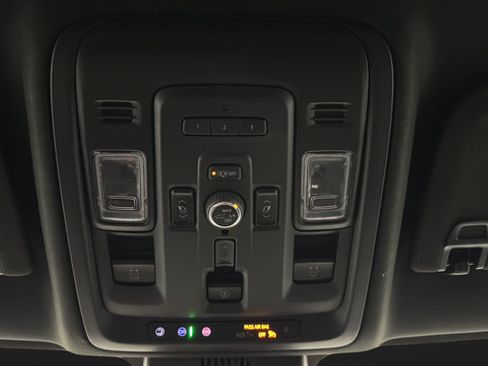 Used 2023 GMC Yukon XL Denali AWD/4WD image 34