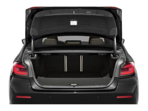 Used 2022 BMW 530e xDrive w/ Premium Package image 14