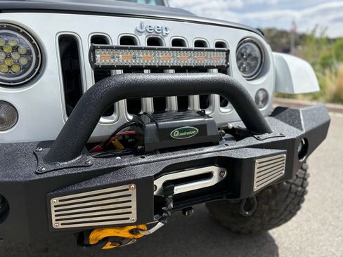 Used 2016 Jeep Wrangler Unlimited Sahara w/ Connectivity Group image 4