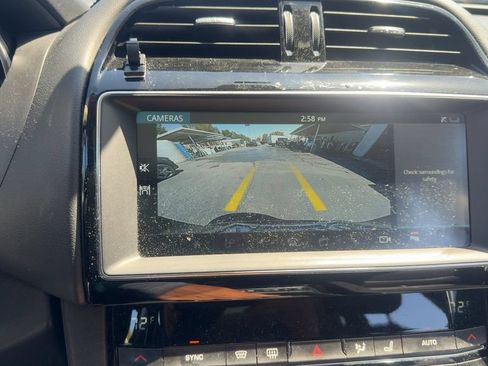 Used 2020 Jaguar F-PACE AWD/4WD image 17