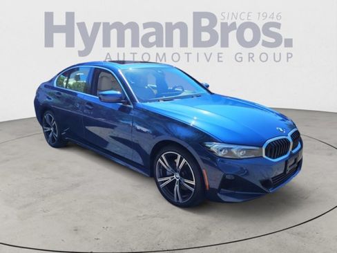 Used 2023 BMW 330i xDrive Sedan w/ Premium Package AWD/4WD image 1