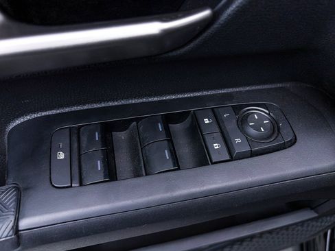 Used 2024 Toyota Tacoma TRD Off-Road w/ TRD Off Road Upgrade Package image 18