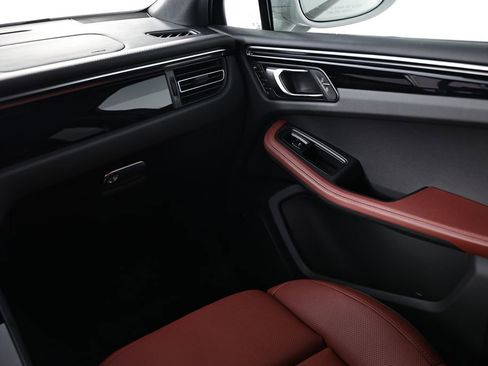 New 2026 Porsche Macan S image 32