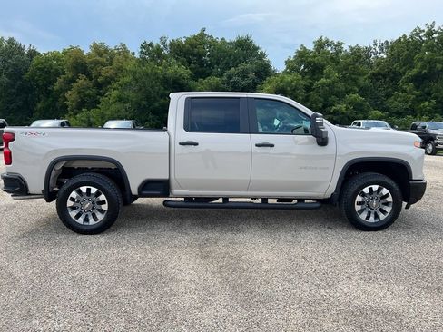 New 2026 Chevrolet Silverado 2500 Custom w/ Custom Value Package AWD/4WD image 4