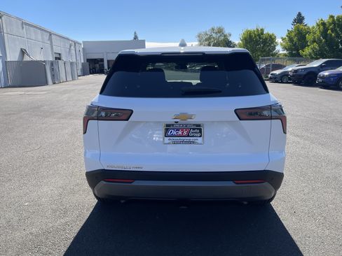 Used 2026 Chevrolet Equinox LT AWD/4WD image 4