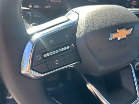 Used 2025 Chevrolet Traverse LT w/ Sun and Wheel Package AWD/4WD image 17