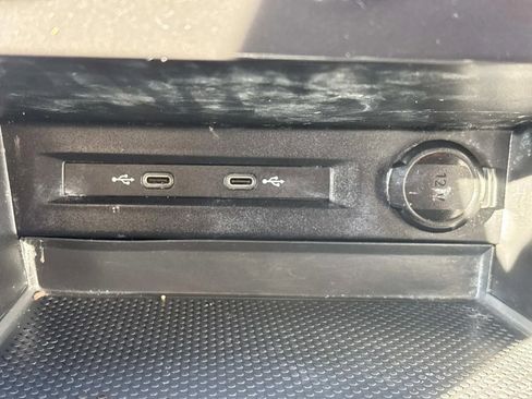 Used 2020 Volkswagen Tiguan S image 28