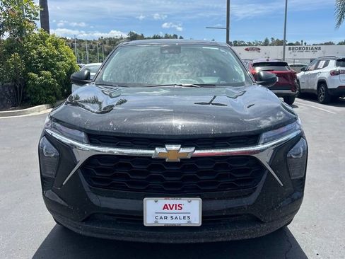Used 2025 Chevrolet Trax LS FWD image 4