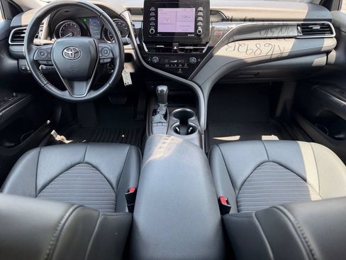 Used 2022 Toyota Camry SE FWD image 16