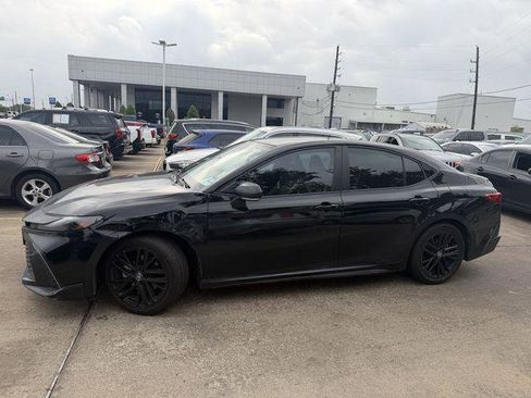 Certified 2025 Toyota Camry SE w/ Convenience Package FWD image 7