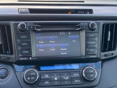 Used 2017 Toyota RAV4 XLE AWD/4WD image 13