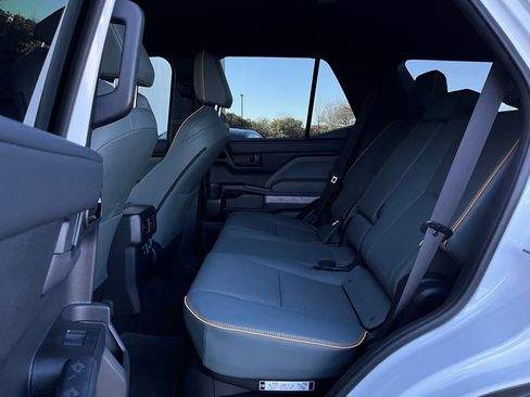 Used 2025 Toyota 4Runner Trailhunter image 18