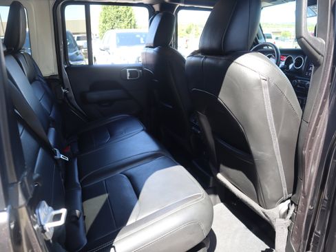 Used 2022 Jeep Wrangler Unlimited Sahara w/ Cold Weather Group image 30