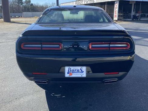 Used 2020 Dodge Challenger SXT image 4
