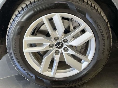 Used 2023 Audi Q5 2.0T Premium w/ Convenience Package image 11
