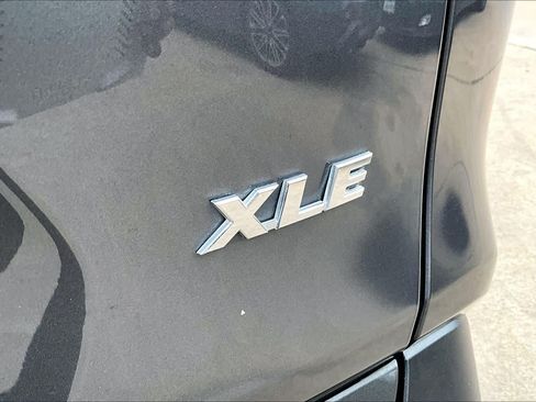 Used 2020 Toyota RAV4 XLE FWD image 10