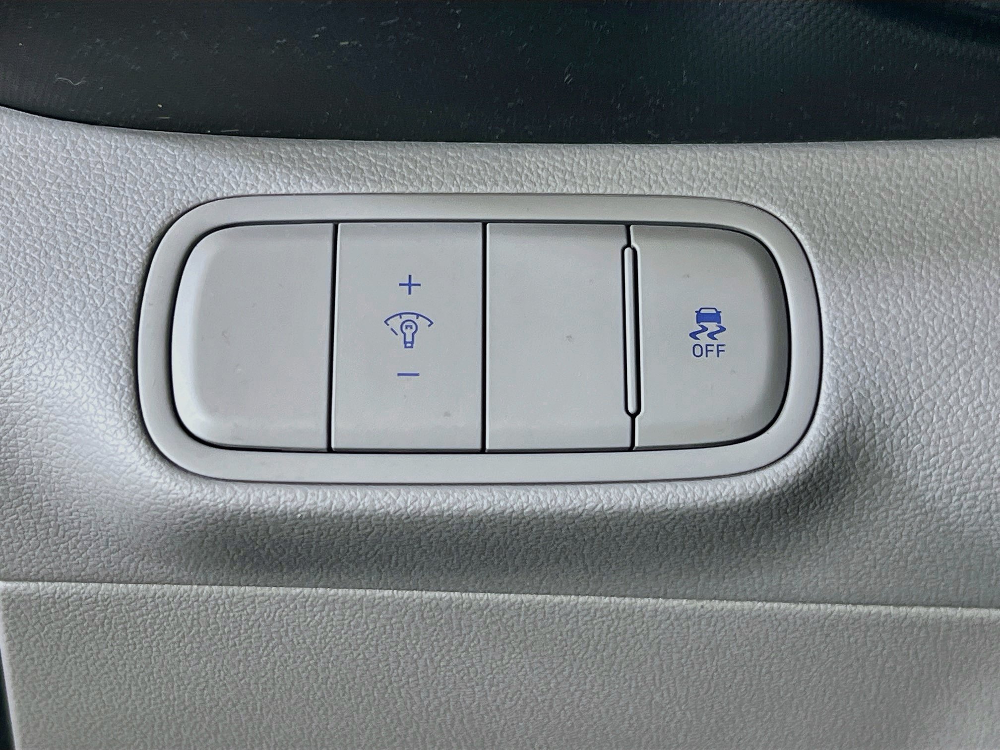 Used 2024 Hyundai Venue SEL FWD image 10