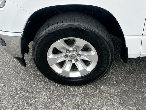 Used 2024 RAM 1500 Laramie RWD image 30