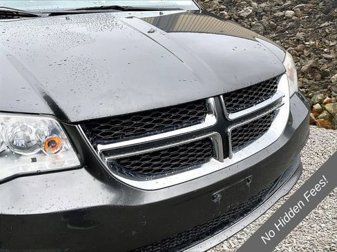 Used 2015 Dodge Grand Caravan American Value Package w/ UConnect Hands-Free Group FWD image 24
