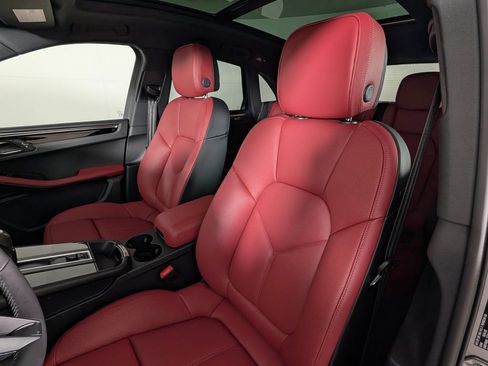 New 2026 Porsche Macan AWD/4WD image 5