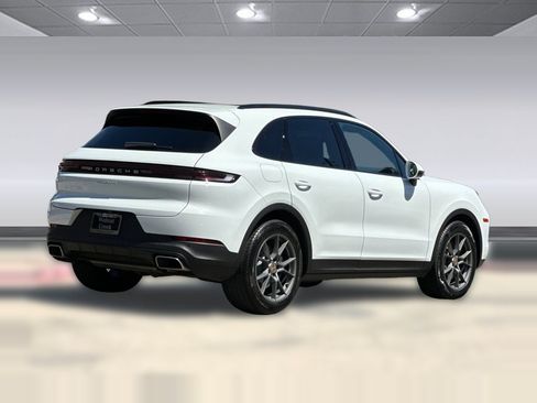 Used 2024 Porsche Cayenne AWD/4WD image 8