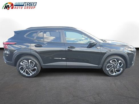 New 2026 Chevrolet Trax RS w/ Sunroof Package image 5