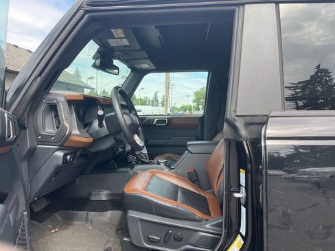 Used 2024 Ford Bronco Outer Banks AWD/4WD image 11