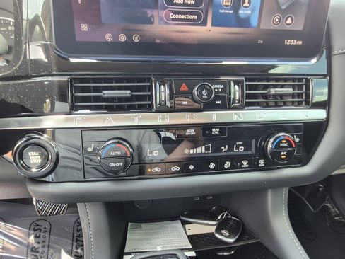 Used 2026 Nissan Pathfinder SV FWD image 28
