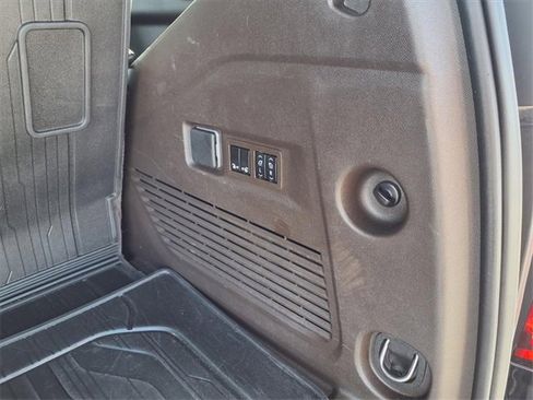 Used 2021 GMC Yukon Denali w/ Denali Premium Package image 93