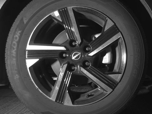 Used 2025 Nissan Sentra SV image 13