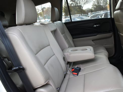 Used 2019 Honda Pilot Touring image 31