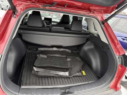 Used 2023 Toyota Corolla Cross XLE image 26
