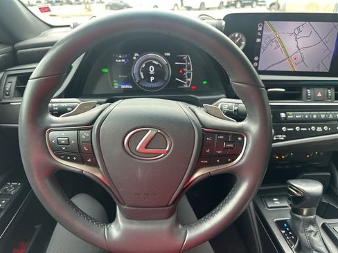 Certified 2022 Lexus ES 300h w/ Premium Package image 12