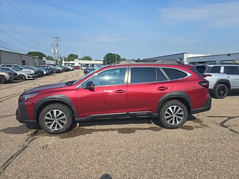 Used 2024 Subaru Outback Premium AWD/4WD image 5