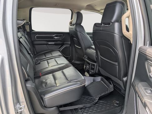 Used 2019 RAM 1500 Laramie AWD/4WD image 11