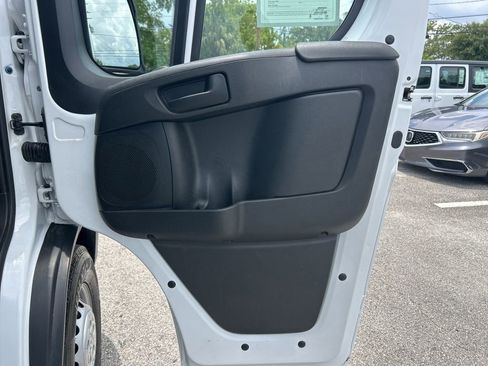 Used 2025 RAM ProMaster 2500 w/ Convenience Group FWD image 25
