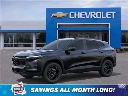New 2026 Chevrolet Trax LT w/ Driver Confidence Package FWD image 2