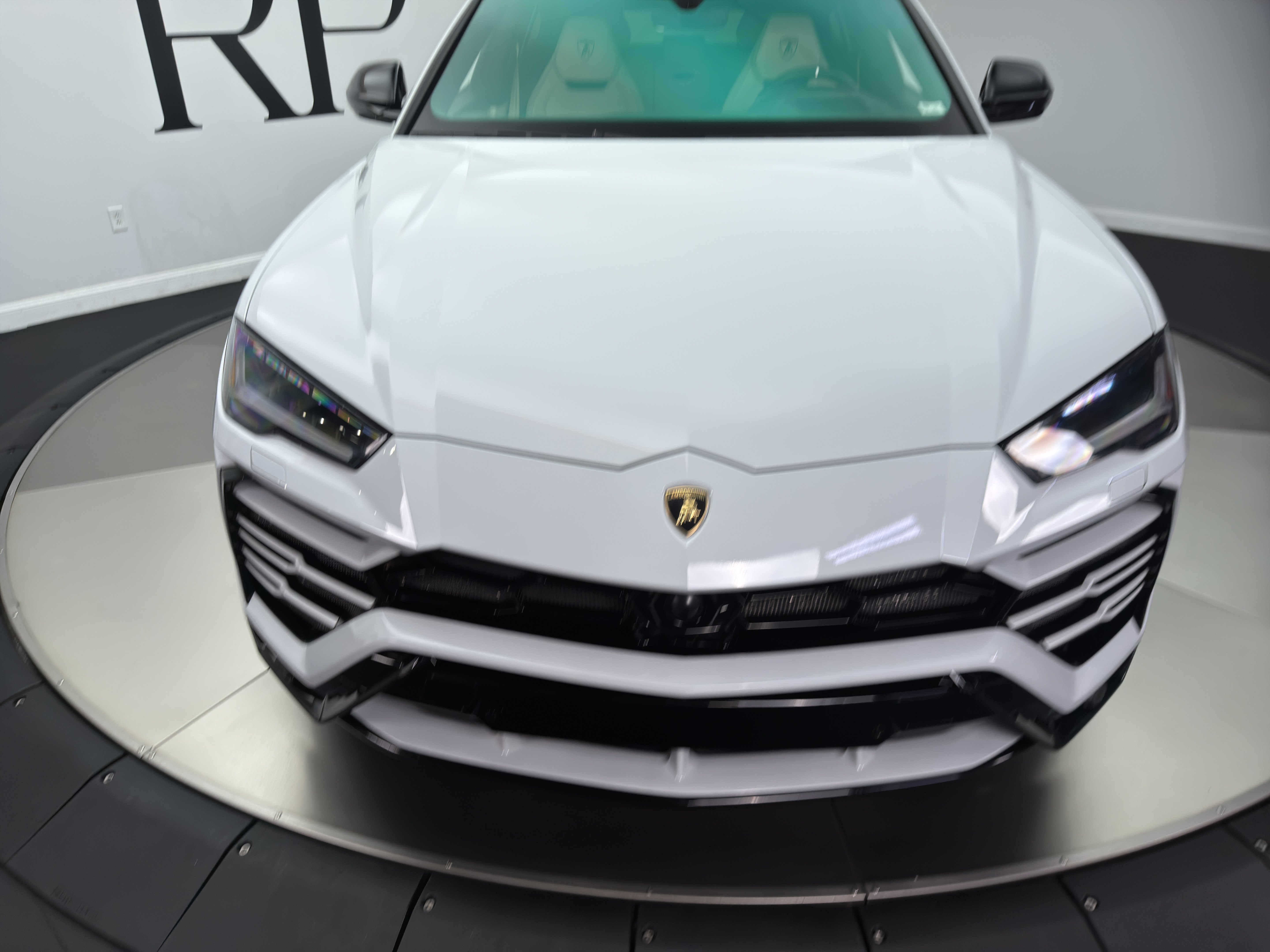 Used 2019 Lamborghini Urus AWD/4WD image 22